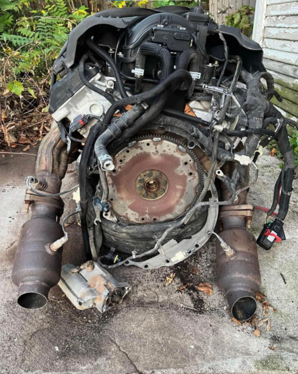 392 motor out of a 2015 Charger 55k miles - Image 2